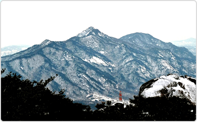 송낙을 쓴 부처 불암산의 설경